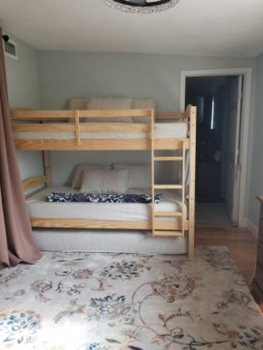 Quadruple Bedroom, Largo